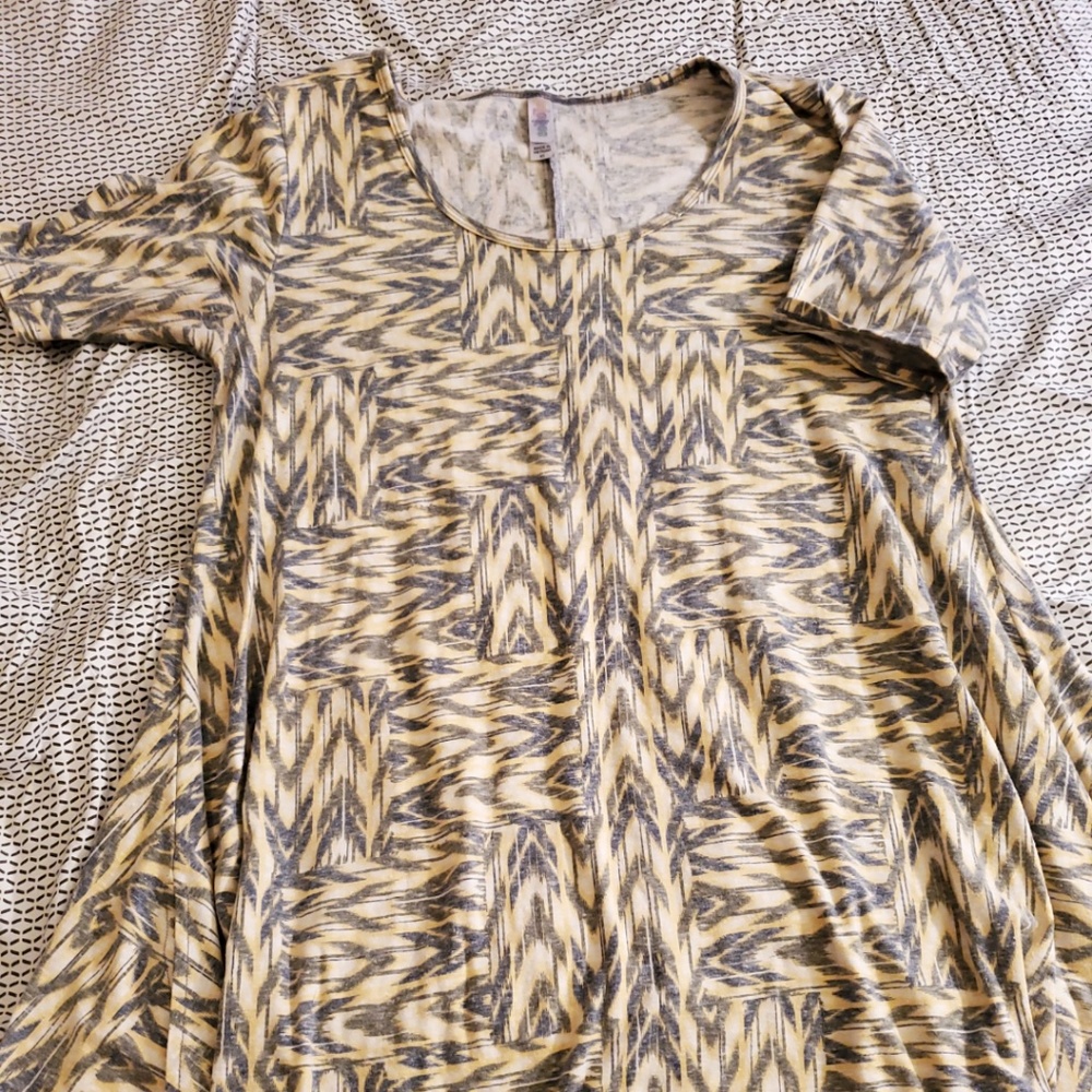 LuLaRoe Perfect T